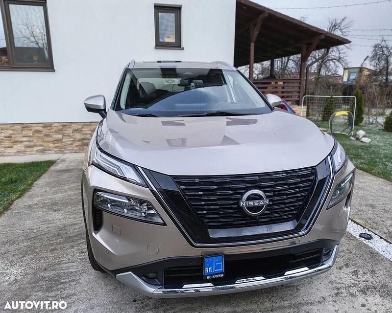 Second-hand Nissan X-Trail Tekna 158 CP (116 kW) 2024 Culoarebej SUV