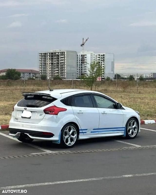 Second-hand Ford Focus ST 250 CP (183 kW) 2017 Culoarealb