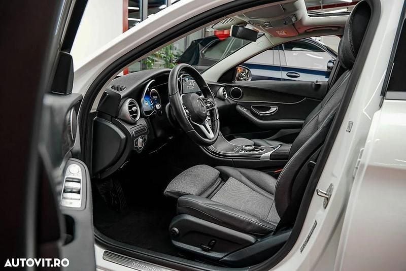 Second-hand Mercedes C220 194 CP (142 kW) 2019 Culoarealb Berlinǎ