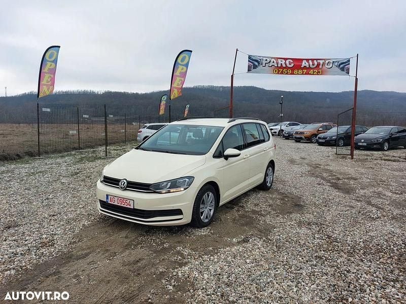 Second-hand VW Touran Comfortline 150 CP (110 kW) 2018 Culoarebej Monovolum