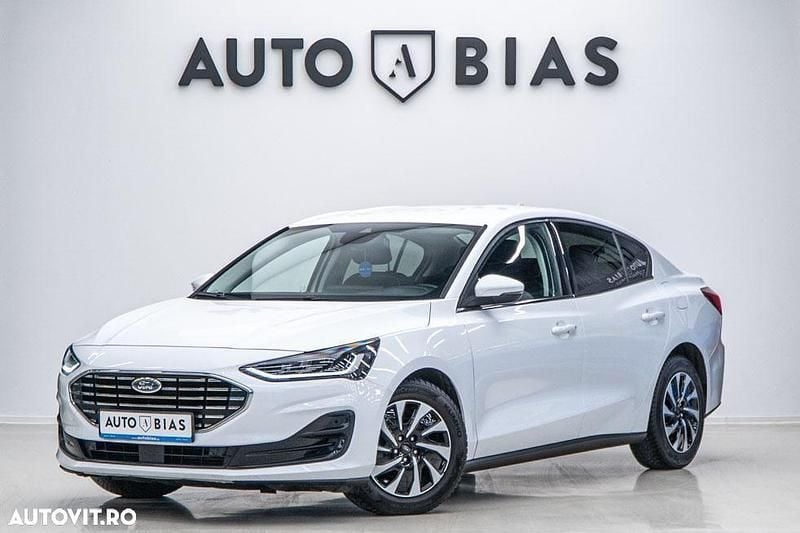 Second-hand Ford Focus Titanium 125 CP (91 kW) 2022 Culoarealb Berlinǎ