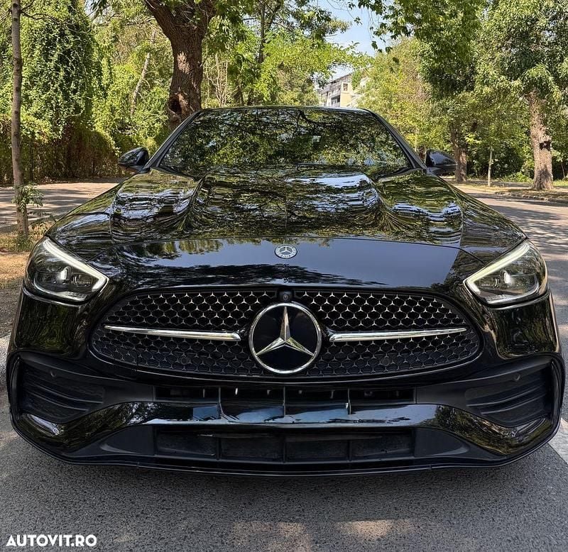 Culoarenegru Utilizat 2021 Mercedes C220 AMG line Berlinǎ | 39.900 EUR (Scump) - Imagine 1/4