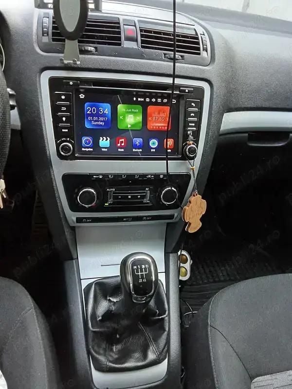 Utilizat 2011 Skoda Octavia Berlinǎ | 3.000 EUR (Preț bun) - Imagine 1/4