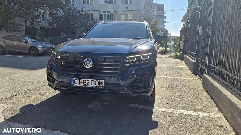 Culoarealbastru Utilizat 2020 VW Touareg Style SUV | 46.500 EUR (Puțin scump) - Imagine 1/4