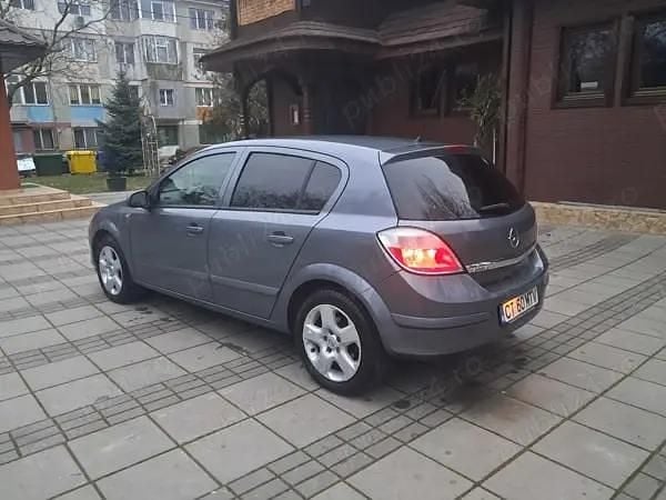 Second-hand Opel Astra 101 CP (74 kW) 2008 Hatchback