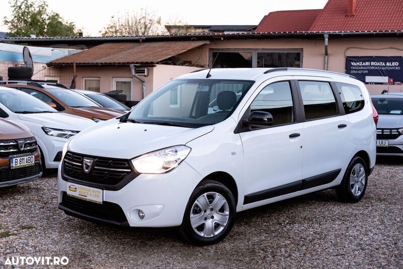 Alb Utilizat 2021 Dacia Lodgy Lauréate Monovolum | 11.250 EUR (Puțin scump) - Imagine 1/4