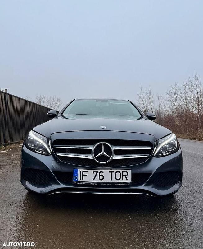 Second-hand Mercedes C200 136 CP (100 kW) 2016 Culoarenegru Hatchback
