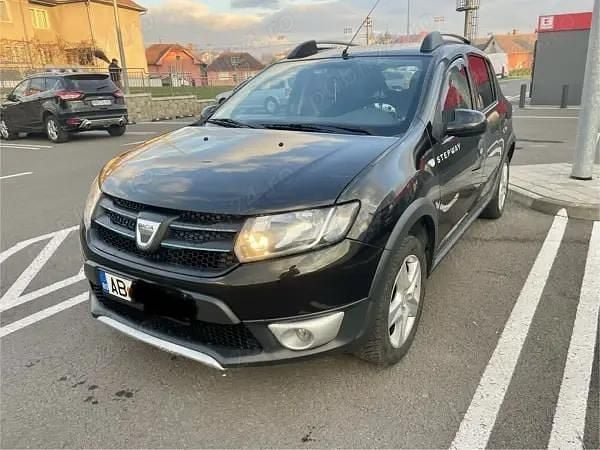 Negru Utilizat 2014 Dacia Sandero Stepway Hatchback | 4.199 EUR (Preț OK) - Imagine 1/4