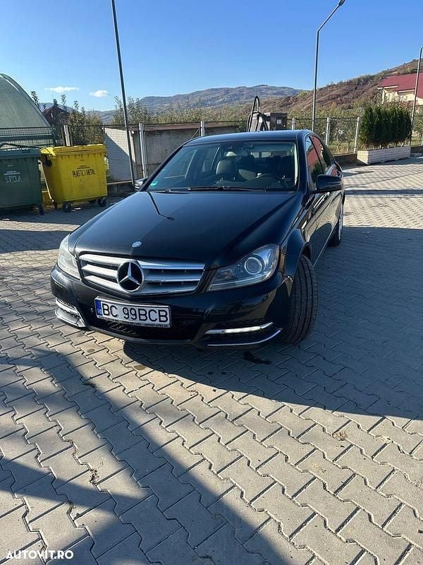 Culoarenegru Utilizat 2013 Mercedes C300 Break | 9.600 EUR - Imagine 1/4