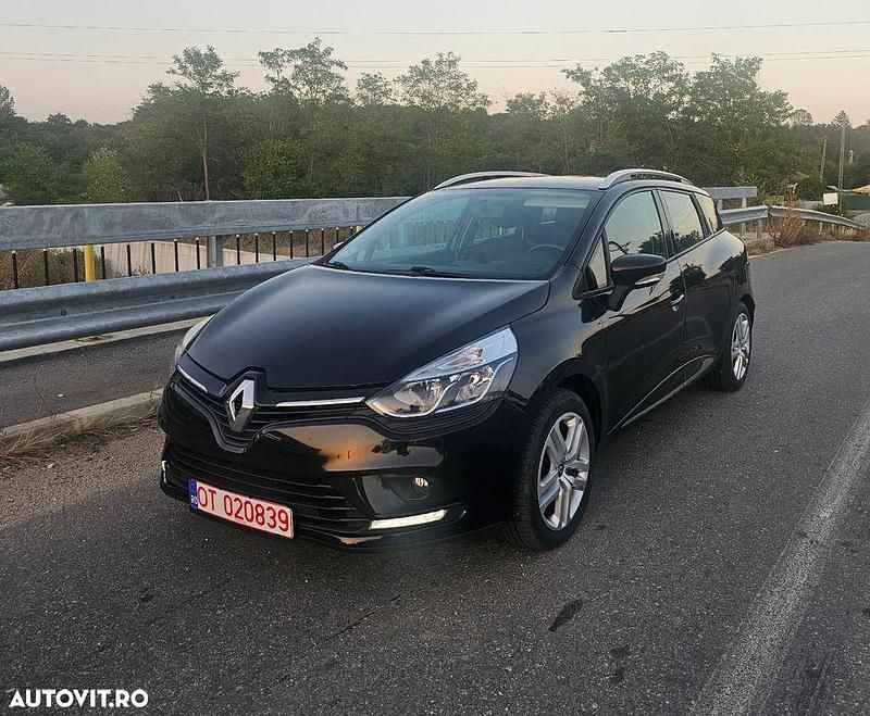 Culoarenegru Utilizat 2017 Renault Clio GrandTour Collection Break | 5.999 EUR (Preț bun) - Imagine 1/4