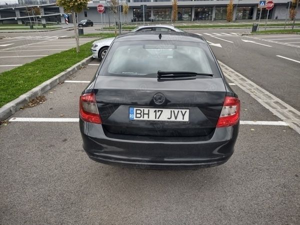 Negru Utilizat 2015 Skoda Rapid Berlinǎ | 3.500 EUR - Imagine 1/4