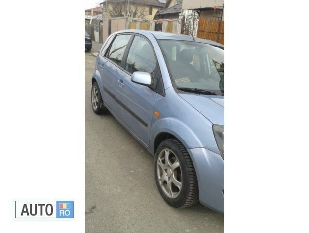 Second-hand Ford Fiesta 50 CP (36 kW) 2007 Albastru Hatchback