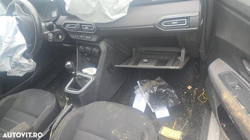 Second-hand Dacia Logan 90 CP (66 kW) 2023 Culoarealb Berlinǎ