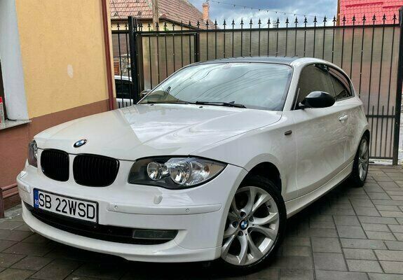 Alb Utilizat 2009 BMW 118 Sport Line Hatchback | 4.800 EUR - Imagine 1/4