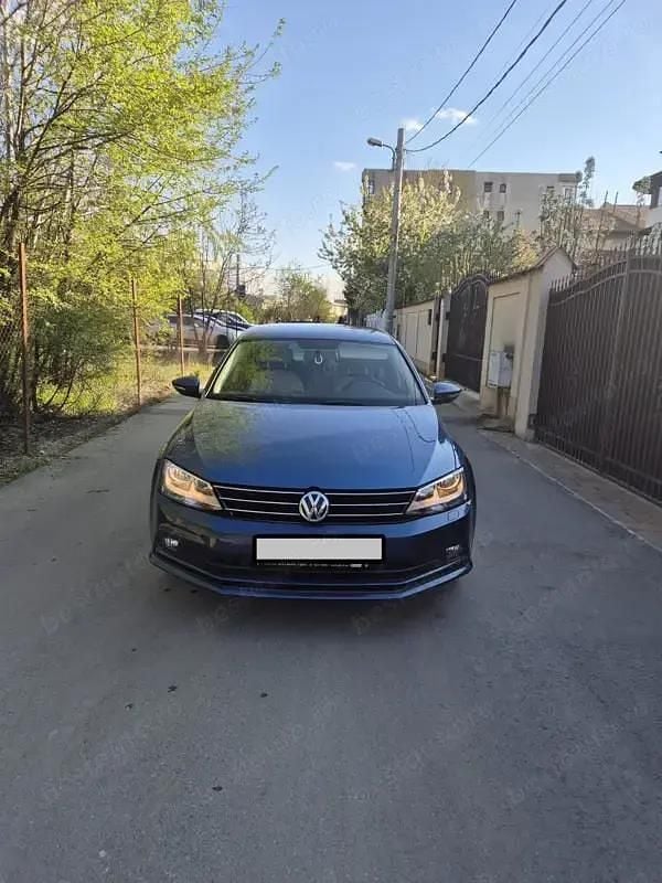 Albastru Utilizat 2016 VW Jetta Style Berlinǎ | 9.800 EUR (Preț OK) - Imagine 1/4