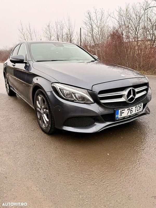 Second-hand Mercedes C200 136 CP (100 kW) 2016 Culoarenegru Hatchback