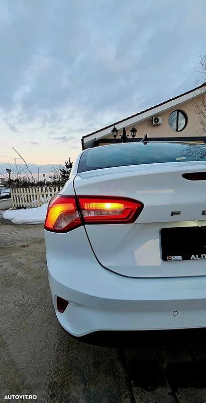 Second-hand Ford Focus Business Edition 120 CP (88 kW) 2021 Culoarealb Berlinǎ