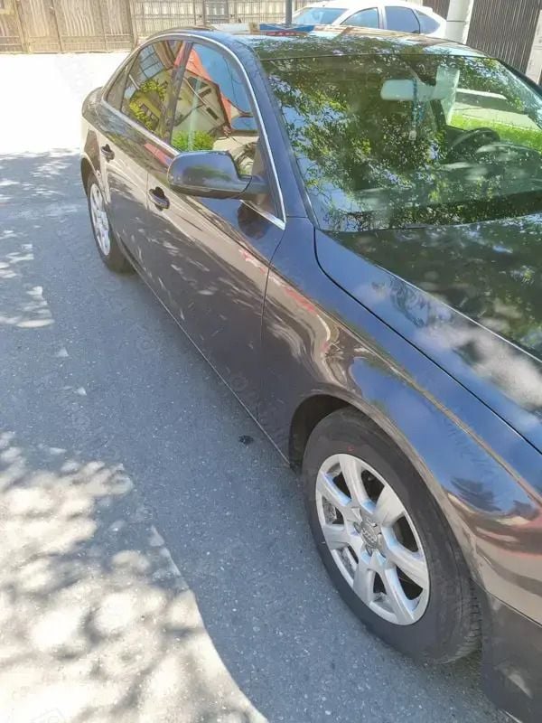 Utilizat 2010 Audi A4 Berlinǎ | 7.650 EUR (Preț OK) - Imagine 1/4