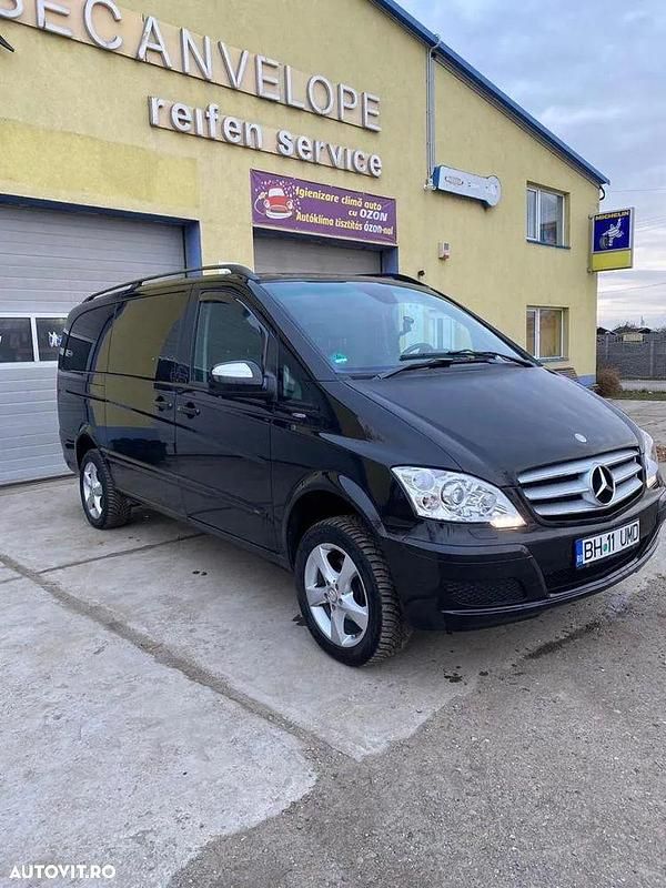 Culoarenegru Utilizat 2012 Mercedes Viano Monovolum | 18.000 EUR (Scump) - Imagine 1/4