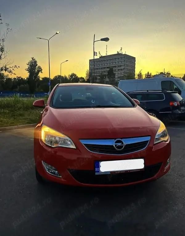 Utilizat 2011 Opel Astra Hatchback | 3.700 EUR - Imagine 1/4