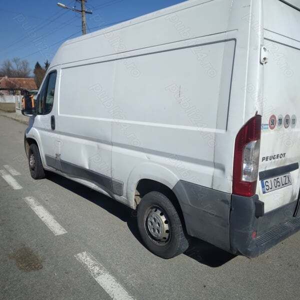 Alb Utilizat 2013 Peugeot Boxer Van | 4.400 EUR (Super Preț) - Imagine 1/4