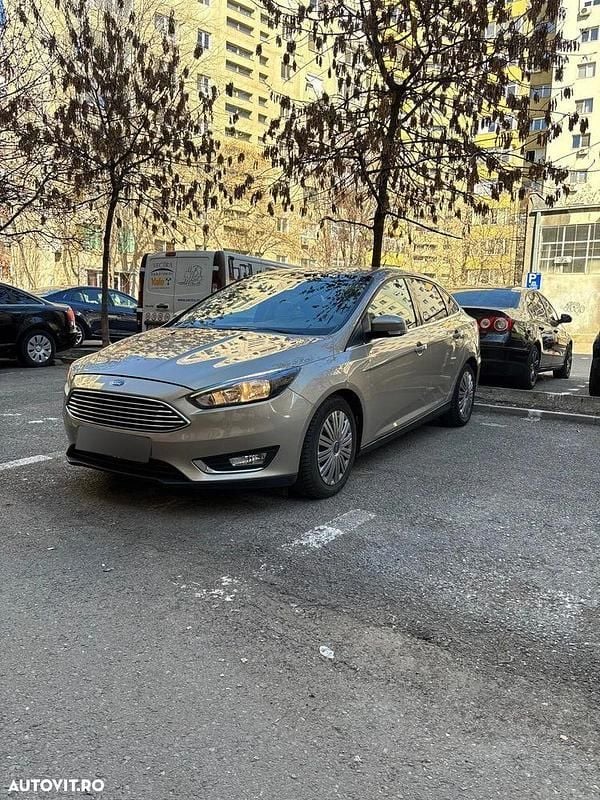 Gri Utilizat 2018 Ford Focus Titanium Berlinǎ | 8.750 EUR (Preț OK) - Imagine 1/4
