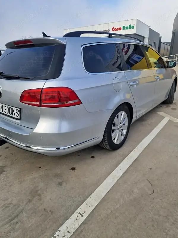 Second-hand VW Passat Highline 140 CP (102 kW) 2012 Argintiu Break