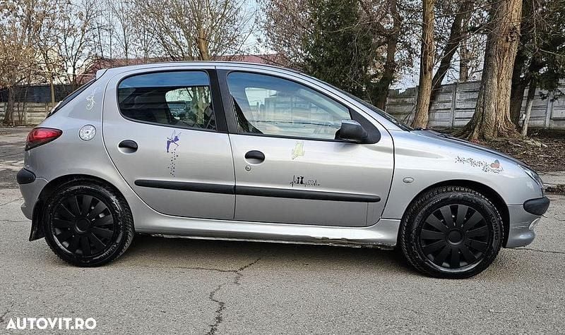 Second-hand Peugeot 206 109 CP (80 kW) 2002 Culoareargint Hatchback