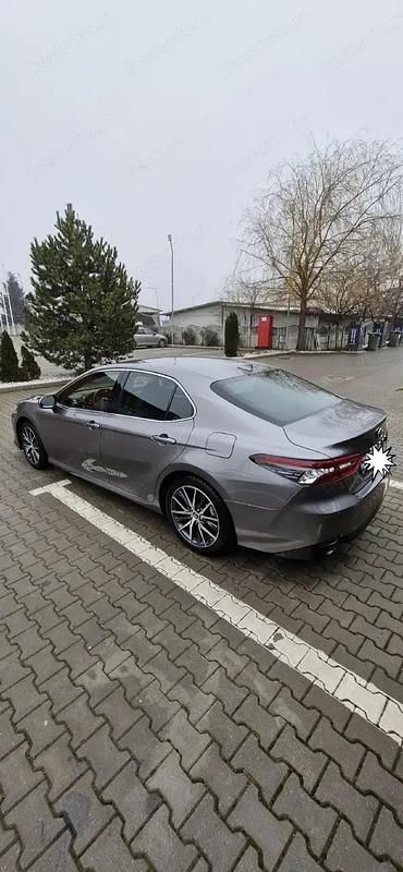 Second-hand Toyota Camry 218 CP (160 kW) 2024 Berlinǎ