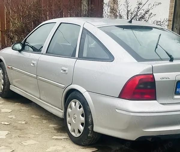 Second-hand Opel Vectra 92 CP (67 kW) 2000 Berlinǎ