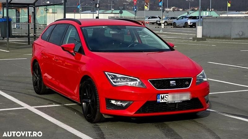 Culoarerosu Utilizat 2015 Seat Leon Ecomotive Break | 8.100 EUR (Preț bun) - Imagine 1/4