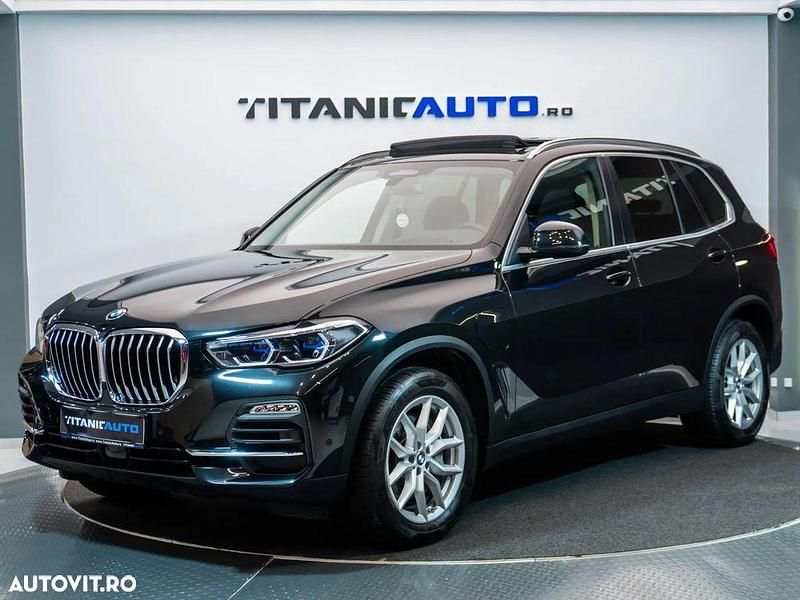 Culoarenegru Utilizat 2021 BMW X5 Sport Line SUV | 45.999 EUR - Imagine 1/4