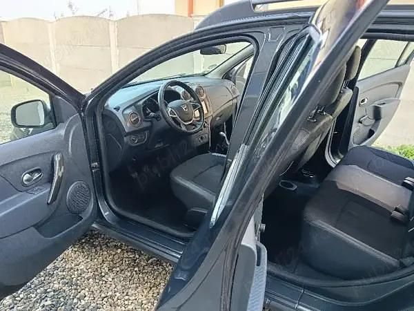 Second-hand Dacia Sandero Stepway 90 CP (66 kW) 2018 Gri Hatchback