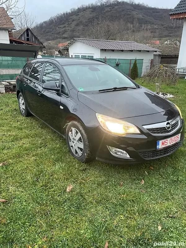 Utilizat 2011 Opel Astra Break | 3.150 EUR (Preț OK) - Imagine 1/4