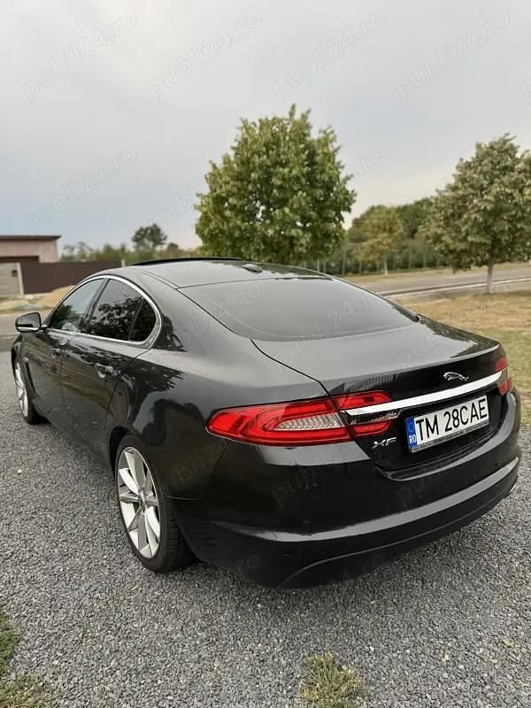 Second-hand Jaguar XF 200 CP (147 kW) 2012 Negru Berlinǎ