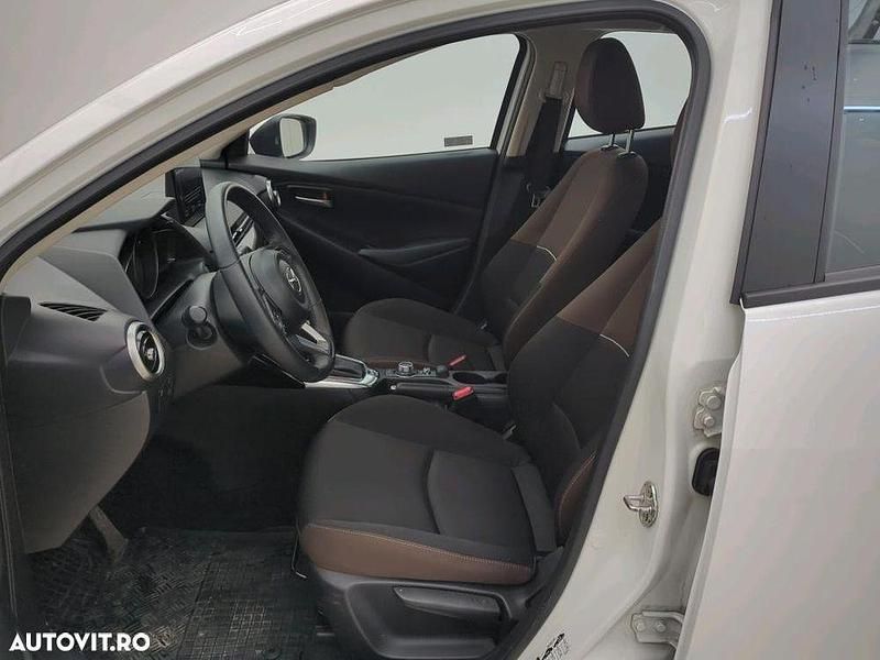 Second-hand Mazda 3 90 CP (66 kW) 2022 Culoarealb Hatchback