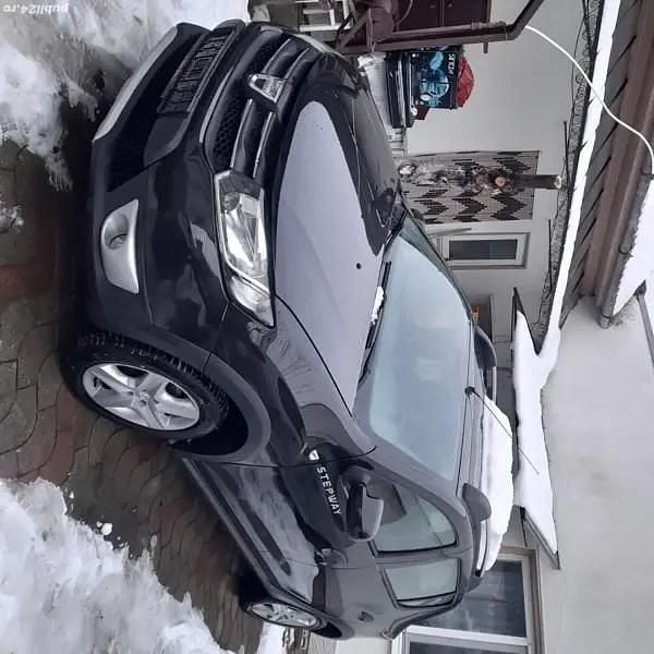 Negru Utilizat 2013 Dacia Sandero Stepway Hatchback | 3.990 EUR (Preț OK) - Imagine 1/4