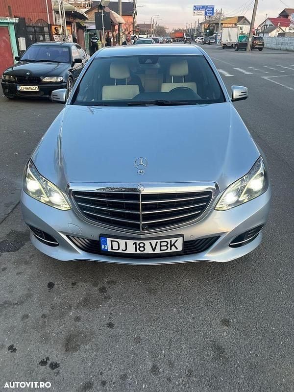 Culoaregri Utilizat 2014 Mercedes E350 Berlinǎ | 15.800 EUR (Preț OK) - Imagine 1/4