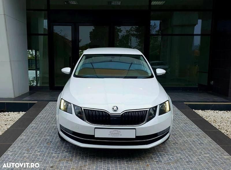 Culoarealb Utilizat 2019 Skoda Octavia Style Break | 9.500 EUR (Preț bun) - Imagine 1/4