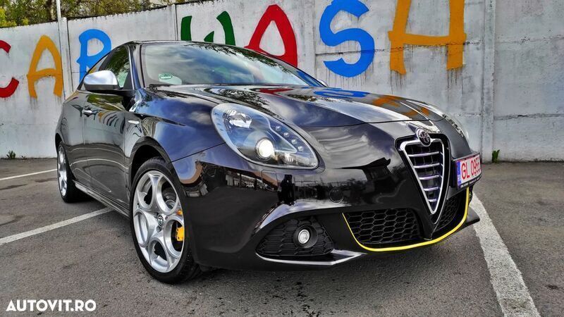 Negru Utilizat 2010 Alfa Romeo Giulietta Distinctive Hatchback | 6.490 EUR (Preț OK) - Imagine 1/4