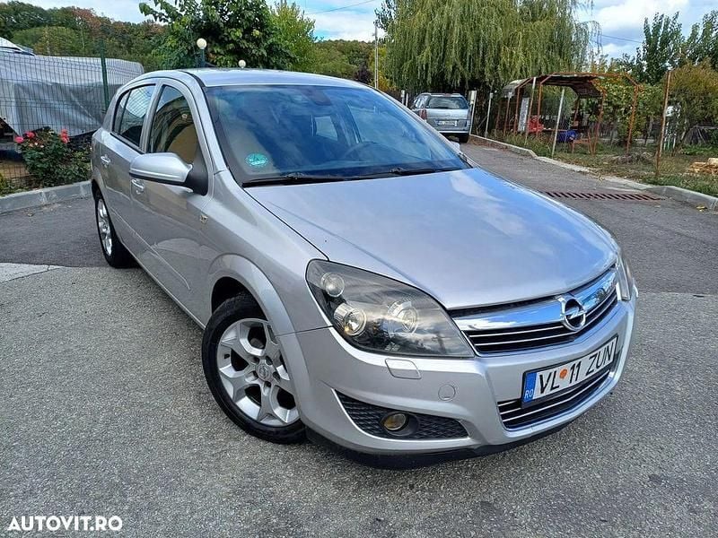 Culoaregri Utilizat 2008 Opel Astra Hatchback | 2.990 EUR (Puțin scump) - Imagine 1/4