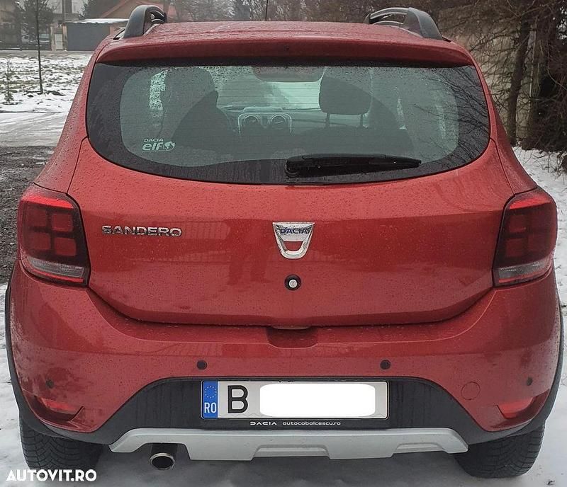 Second-hand Dacia Sandero Stepway 90 CP (66 kW) 2018 Culoarerosu Hatchback