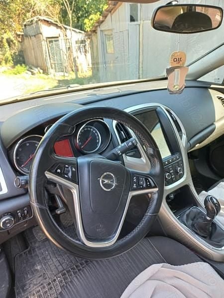 Second-hand Opel Astra 120 CP (88 kW) 2012 Hatchback