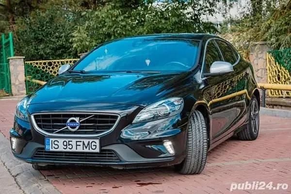 Negru Second-hand 2016 Volvo V40 Hatchback | 8.450 EUR (Preț OK) - Imagine 1/4