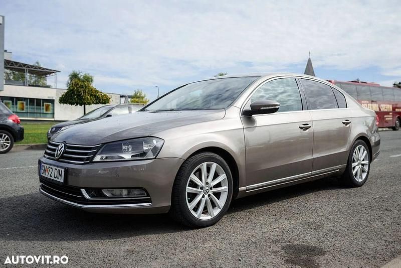 Second-hand VW Passat Comfortline 170 CP (125 kW) 2012 Maro Berlinǎ