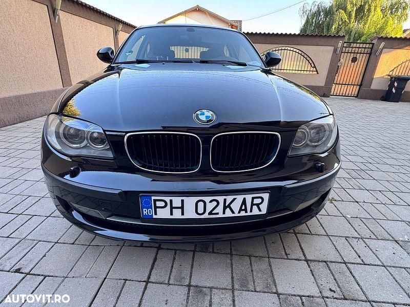 Culoarenegru Utilizat 2010 BMW 116 Hatchback | 3.500 EUR (Preț bun) - Imagine 1/4