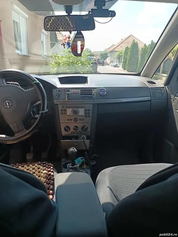 Verde Utilizat 2006 Opel Meriva Monovolum | 2.400 EUR (Preț OK) - Imagine 1/4