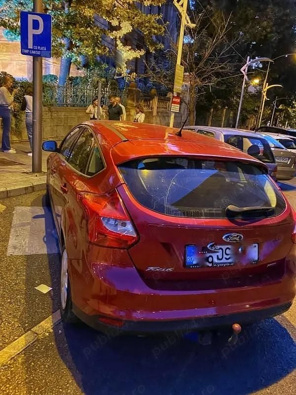 Second-hand Ford Focus 95 CP (69 kW) 2013 Rosu Hatchback