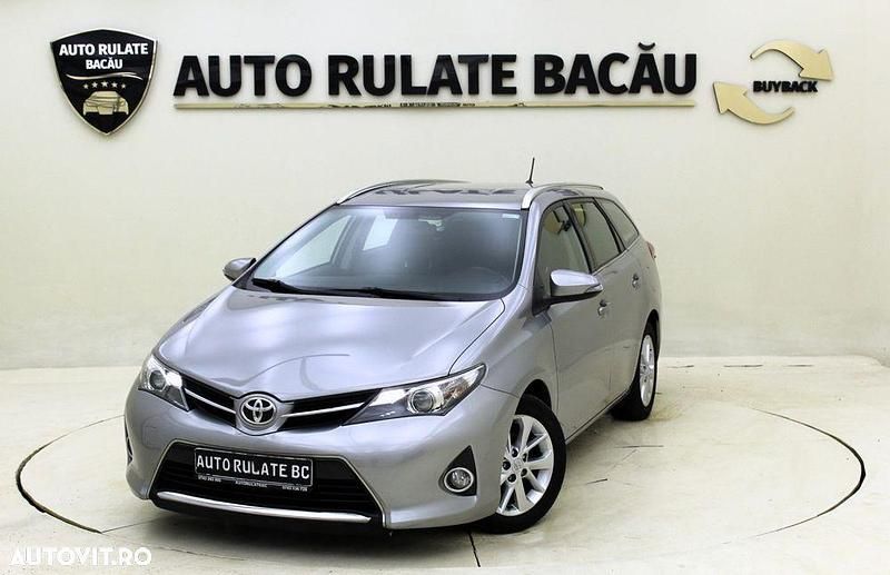 Gri Utilizat 2013 Toyota Auris Hatchback | 7.490 EUR (Preț OK) - Imagine 1/4