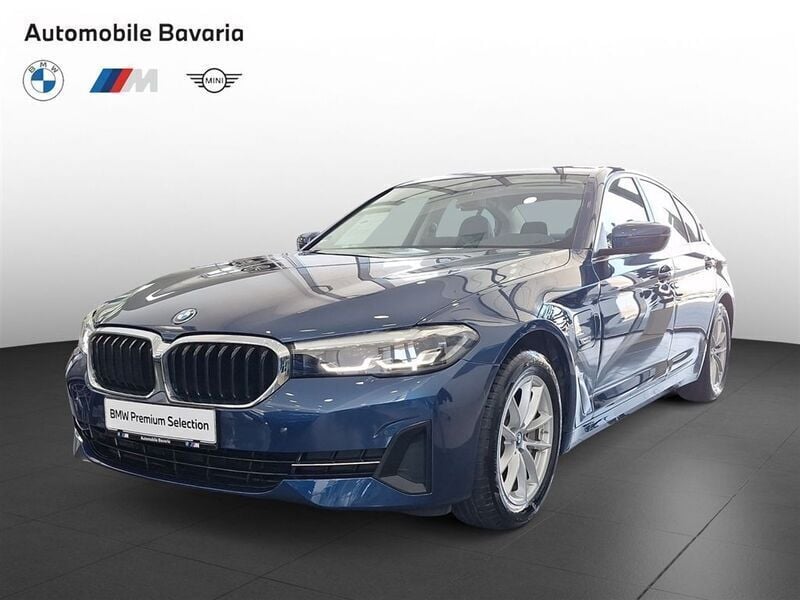 Phytonic blue metallic metalizat Utilizat 2021 BMW 530e Sport Line Berlinǎ | 34.605 EUR (Super Preț) - Imagine 1/4